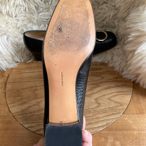 Salvatore Ferragamo Boutique Black Embossed Black Heel - Picture 4 of 8